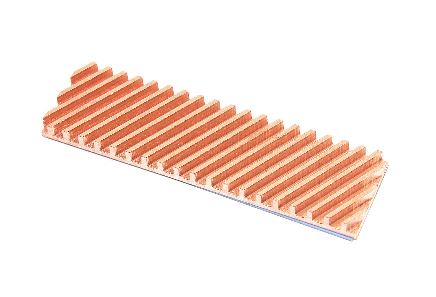 Медный  радиатор для М.2 SSD с термопрокладкой 0,5 мм, диагональная прорезь, 70х20х4 мм