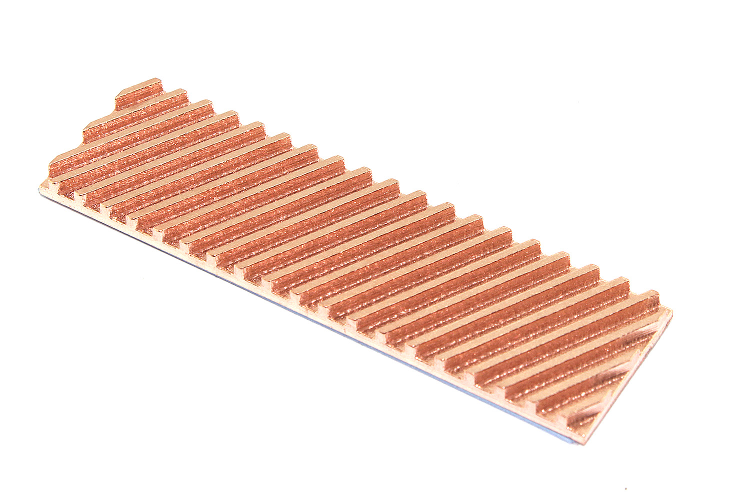 Медный  радиатор для М.2 SSD с термопрокладкой 0,5 мм, диагональная прорезь, 70х20х3 мм