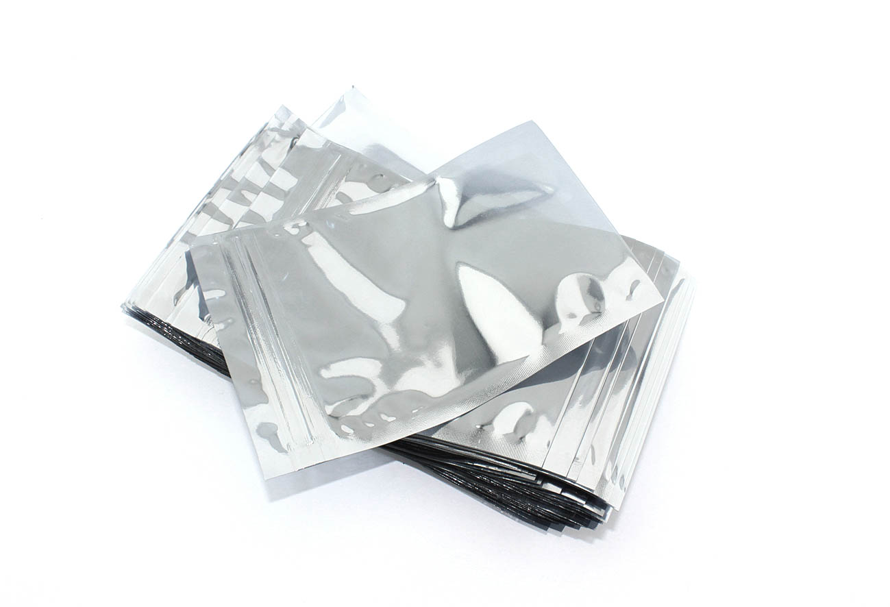 Упаковка 100 шт. антистатических пакетов с зип-локом 9х13см